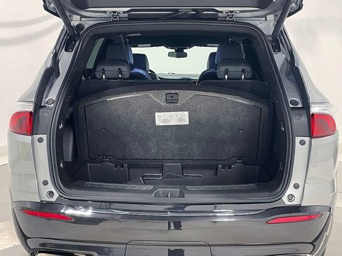 Used 2024 Buick Enclave Essence w/ Sport Touring Edition AWD/4WD image 4