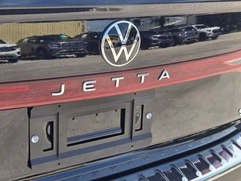 New 2026 Volkswagen Jetta SE FWD image 9