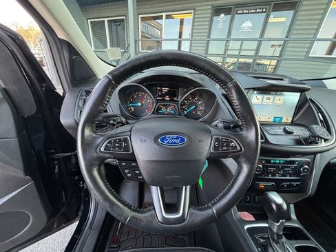 Used 2017 Ford Escape SE w/ SE Leather Comfort Package image 17