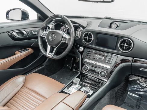 Used 2016 Mercedes-Benz SL 550 image 27