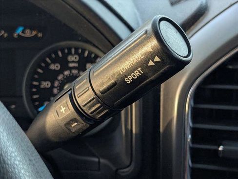 Used 2016 Ford F150 XLT image 7