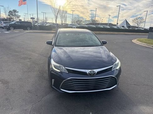 Used 2017 Toyota Avalon Limited image 10