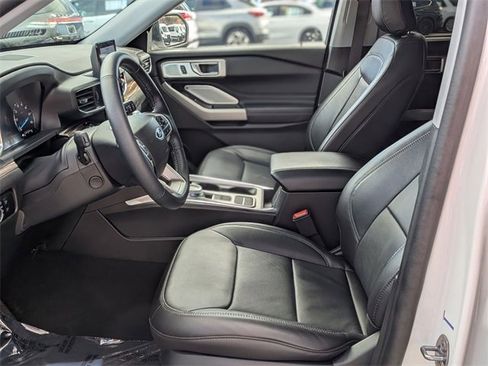 Used 2023 Ford Explorer Limited w/ Limited Technology Package image 14