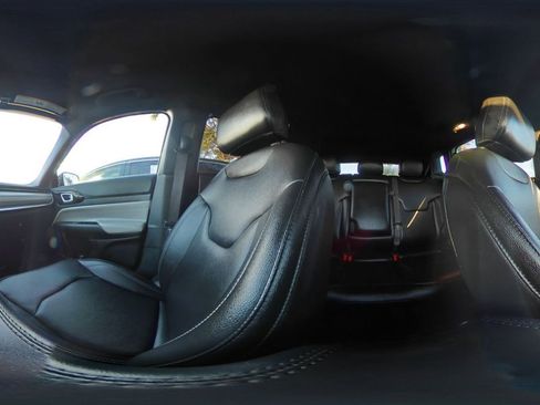 Used 2025 Jeep Compass Limited image 42