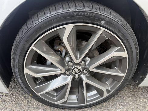 Used 2020 Toyota Corolla SE w/ SE Premium Package FWD image 24