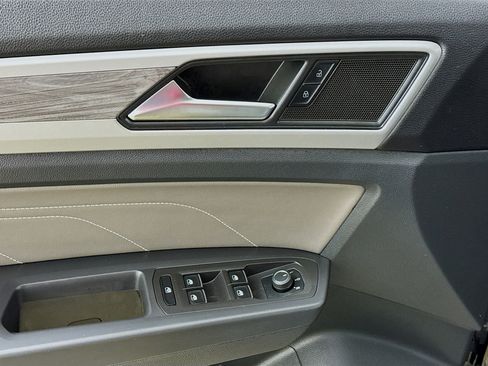 Used 2023 Volkswagen Atlas Cross Sport SE image 20