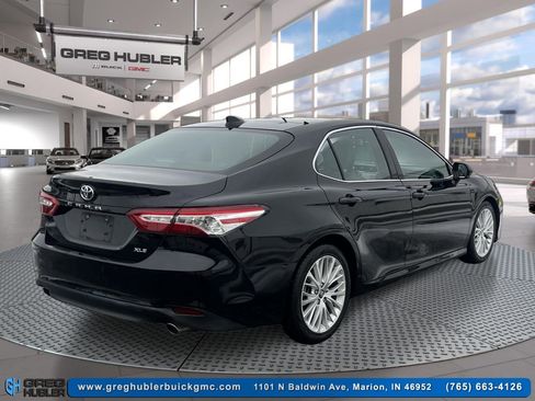 Used 2018 Toyota Camry XLE image 5