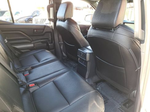 Used 2025 Toyota 4Runner SR5 AWD/4WD image 11