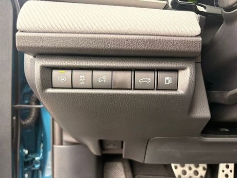 Used 2026 Toyota Camry SE FWD image 23