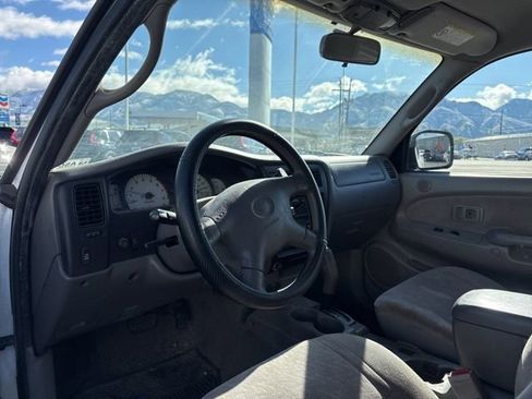 Used 2002 Toyota Tacoma PreRunner RWD image 11