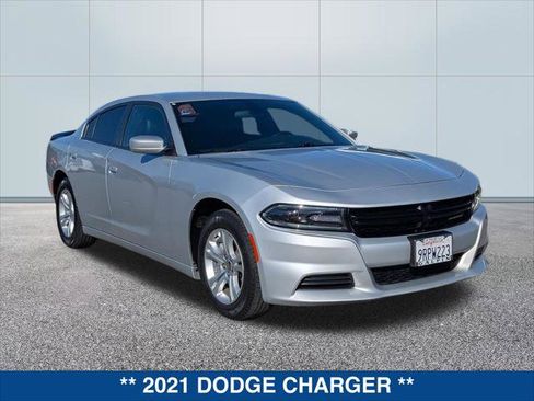 Used 2021 Dodge Charger SXT w/ Leather Interior Group RWD image 7