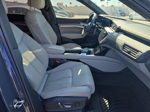 Used 2024 Audi Q8 e-tron Premium Plus AWD/4WD image 2