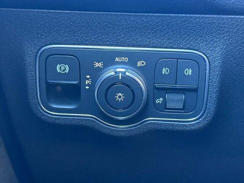 Certified 2024 Mercedes-Benz GLB 250 4MATIC w/ Exclusive Package image 34