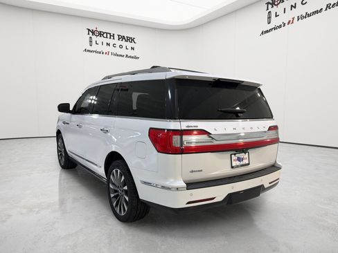 Used 2019 Lincoln Navigator Select w/ Cargo Package AWD/4WD image 13