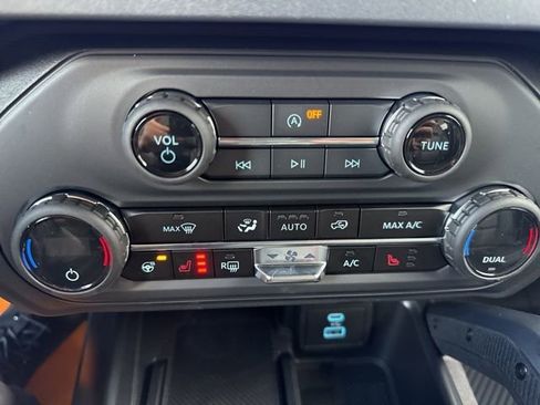 New 2025 Ford Bronco Badlands w/ Sasquatch Package AWD/4WD image 24
