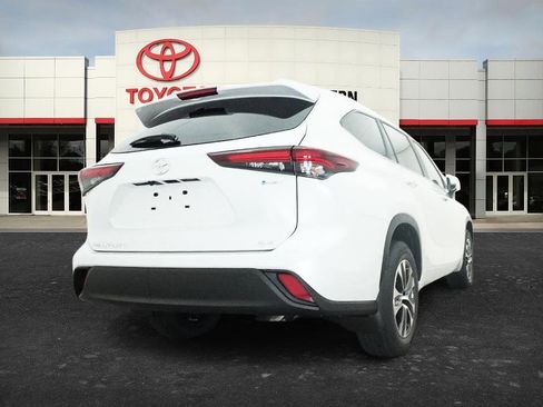 New 2026 Toyota Highlander XLE AWD/4WD image 4