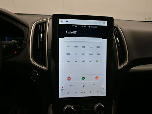 Used 2023 Ford Edge SEL image 19