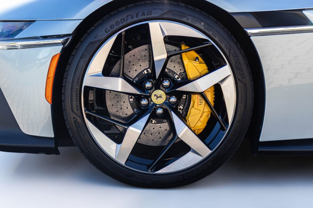 Certified 2026 Ferrari 12Cilindri Spider RWD image 60