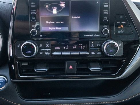 Used 2022 Toyota Highlander Bronze Edition image 31