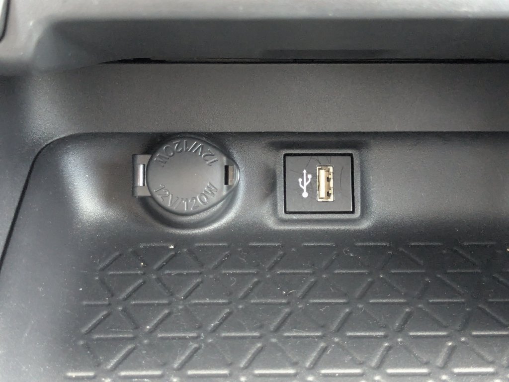Used 2024 Toyota RAV4 XLE AWD/4WD image 23