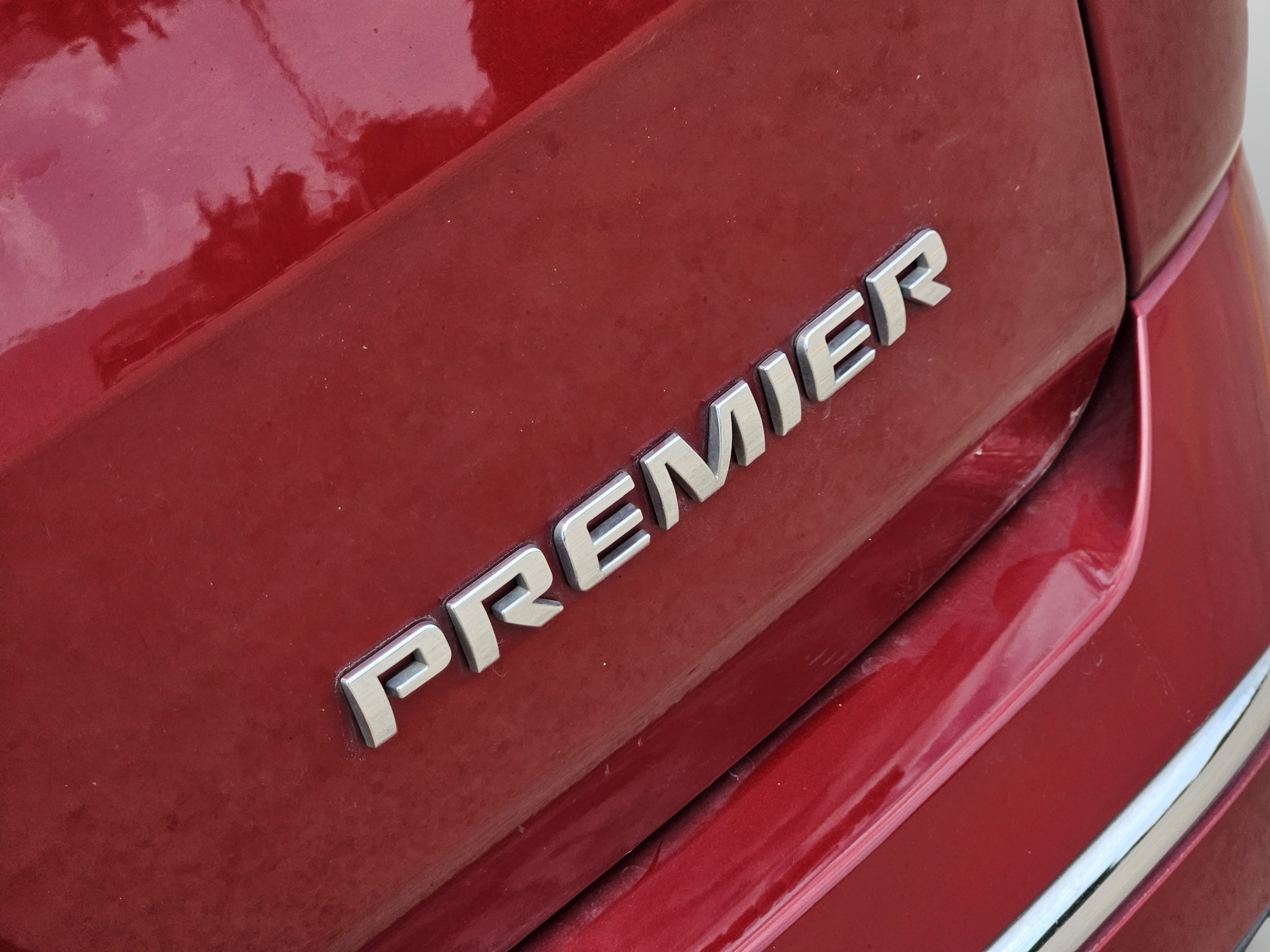 Used 2020 Chevrolet Traverse Premier FWD image 31