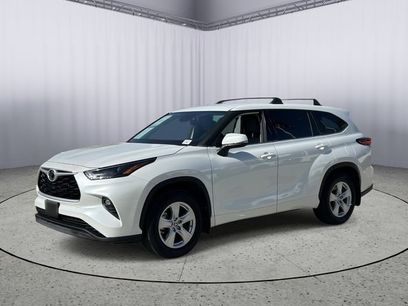 Used 2022 Toyota Highlander LE