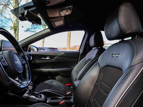 Used 2022 Kia Forte GT-Line image 8