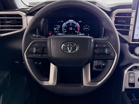 Used 2025 Toyota Tundra Limited AWD/4WD image 17