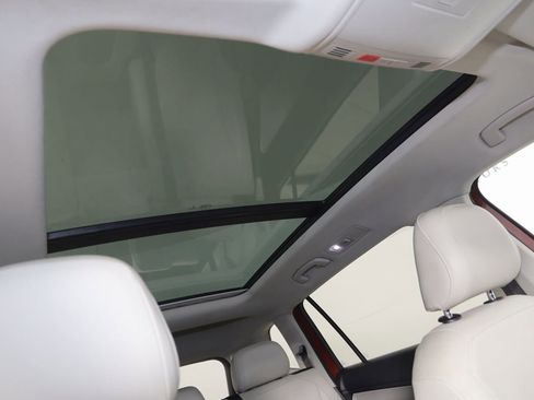 Used 2018 Volkswagen Tiguan SEL w/ 3rd Row Seat Package image 11