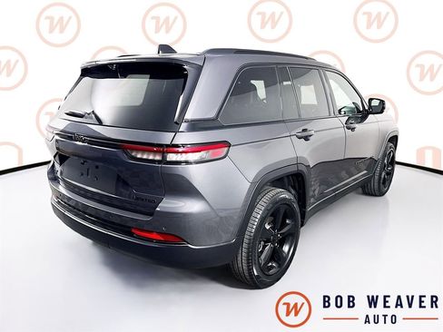 Used 2024 Jeep Grand Cherokee Limited w/ Luxury Tech Group II AWD/4WD image 8