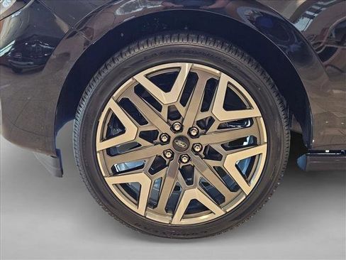 New 2025 Ford Expedition Platinum w/ Platinum Ultimate Package image 9