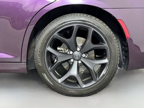 Used 2021 Chrysler 300 Touring L RWD image 8