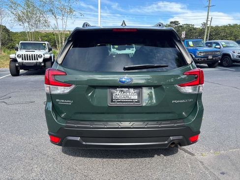 Used 2022 Subaru Forester Premium image 3