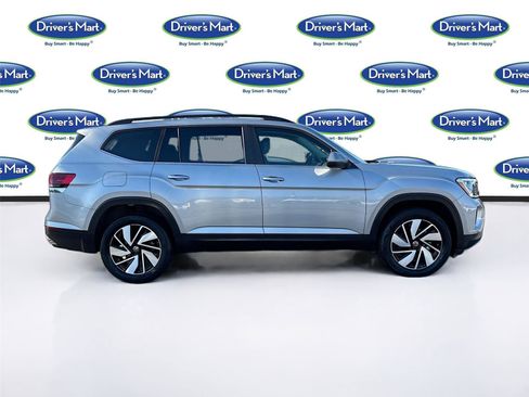 Used 2025 Volkswagen Atlas SE FWD image 8