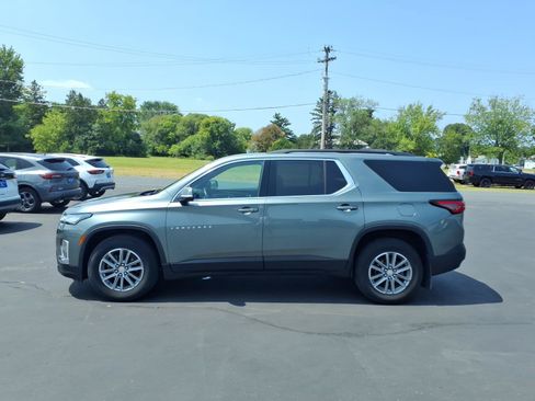 Used 2023 Chevrolet Traverse LT AWD/4WD image 2