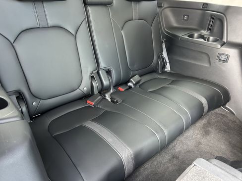 Used 2023 Honda Pilot EX-L image 12