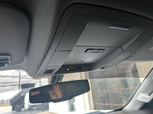 Used 2018 Chevrolet Silverado 1500 LT image 23