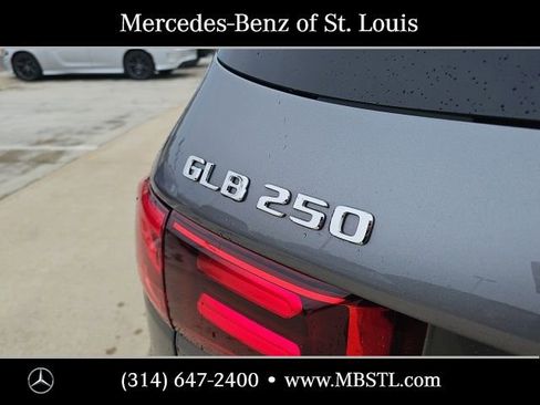 Used 2026 Mercedes-Benz GLB 250 4MATIC image 7