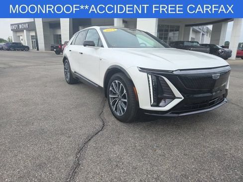 Used 2024 Cadillac Lyriq Sport RWD image 3