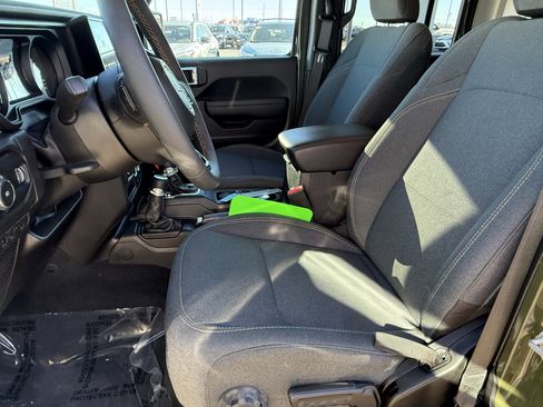 Used 2024 Jeep Wrangler Sport S image 9
