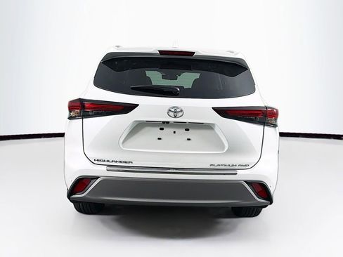 New 2026 Toyota Highlander Platinum AWD/4WD image 7