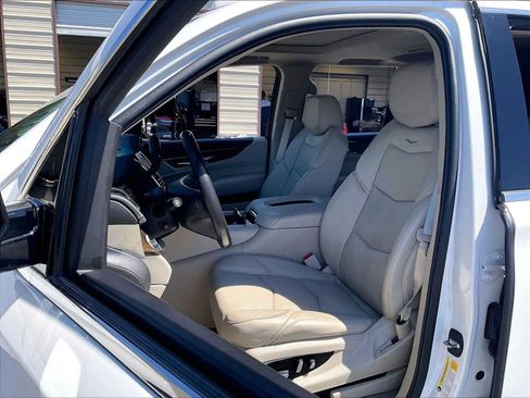 Used 2019 Cadillac Escalade Luxury AWD/4WD image 26