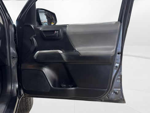 Used 2022 Toyota Tacoma SR5 image 37