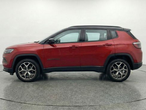 Used 2025 Jeep Compass Limited image 5