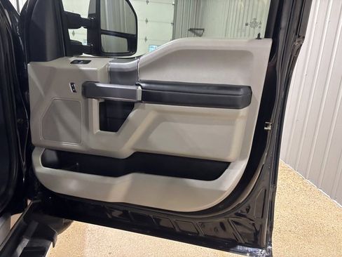 Used 2022 Ford F250 XLT w/ XLT Premium Package image 26