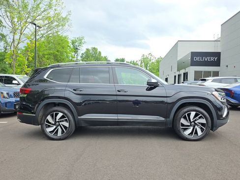 Used 2025 Volkswagen Atlas SEL AWD/4WD image 6