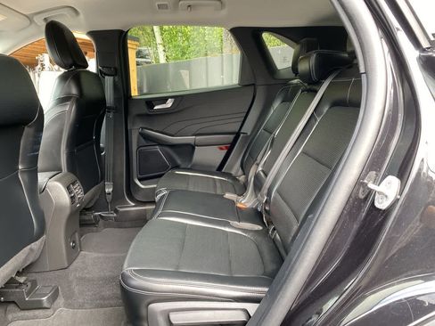 Used 2025 Ford Escape Platinum AWD/4WD image 16
