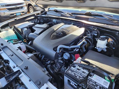 Used 2022 Toyota Tacoma TRD Sport image 22