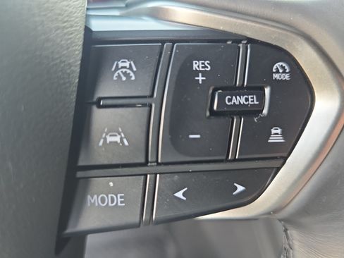 Used 2025 Lexus GX 550 w/ Accessory Package (2T) AWD/4WD image 19