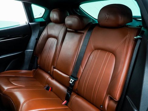 Used 2022 Maserati Levante GT image 38